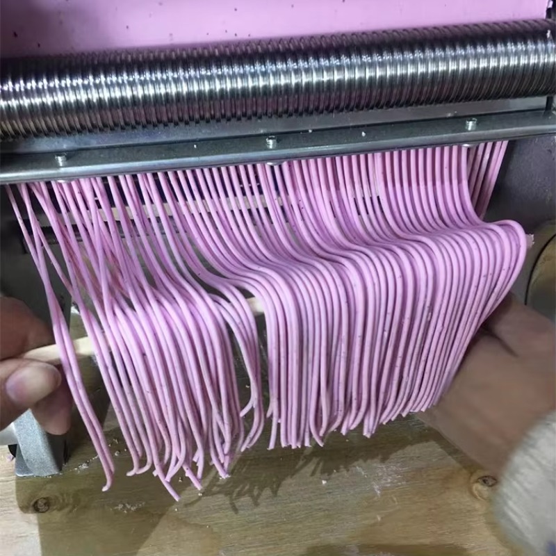 ماكينة صنع المعكرونة الكهربائي - مراجعة Pasta Machine Electric وسعره