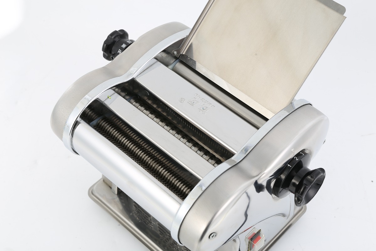ماكينة صنع المعكرونة الكهربائي - مراجعة Pasta Machine Electric وسعره