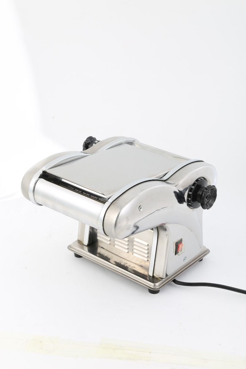 ماكينة صنع المعكرونة الكهربائي - مراجعة Pasta Machine Electric وسعره